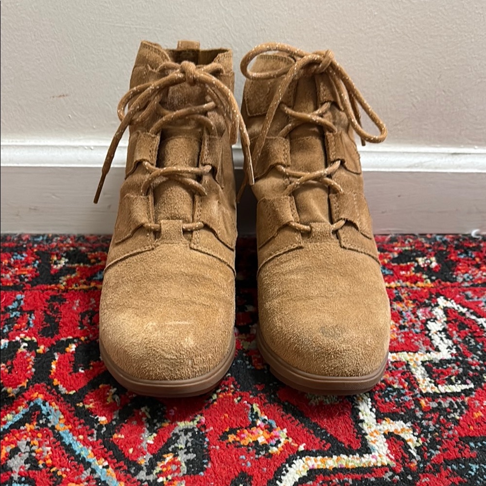 Sorel weather- resistant booties